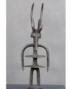 Postać w afrykańskiej...