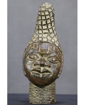 Głowa z Beninu. Brąz....