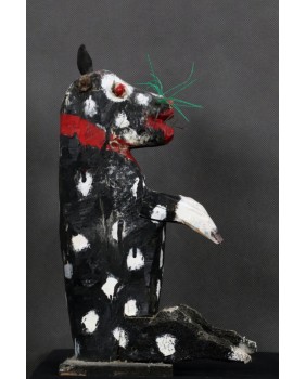 Pies. Drewno. Pianka....