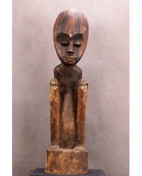 Postać przodka. Drewno....