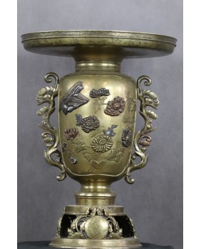 Wazon Usubata. Brąz....