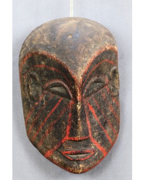 Niewielka maska afrykańska....