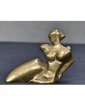 Akt w pozycji siedzącej....