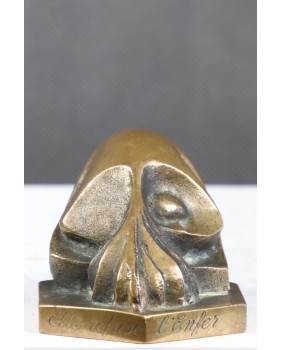 Ona odmawia piekła. Medal....