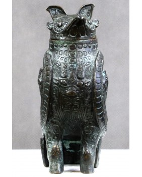 Sowa. Naczynie do wina....