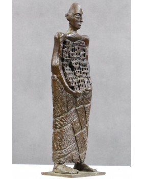 Postać otulająca wioskę....