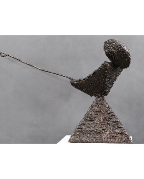 Żelazny ptak. Rzeźba...