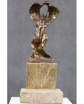 Anioł w geście ofiarowania....