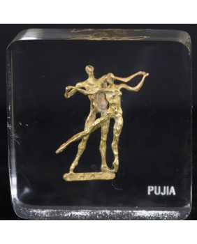 Taniec. Brąz. Żywica....