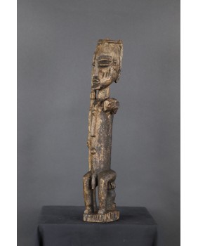 Wojownik Dogonów. Drewno....