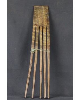 Grzebień. Timor. Drewno. XX...