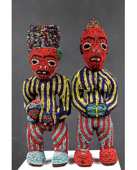 Para rzeźb. Kobieta i...