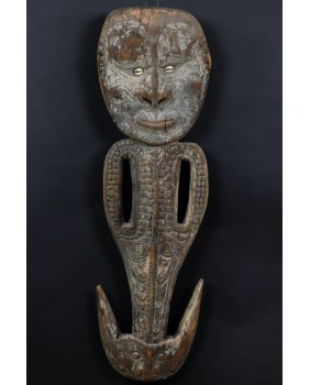 Hak. Drewno. Latmul. Papua...