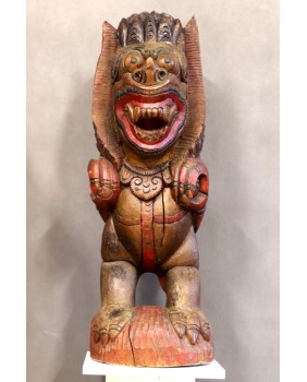 Postać demona. Rzeźba...