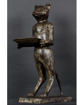 Kot-lokaj. Brąz. Według...