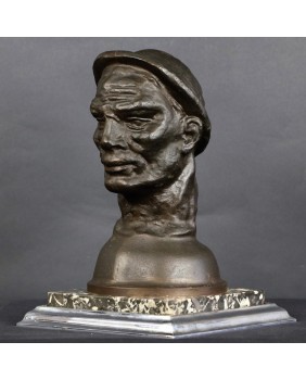 Głowa górnika. Według...