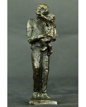 Dziadek z wnuczką. Brąz....