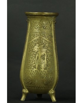 Wazon z postaciami teatru...