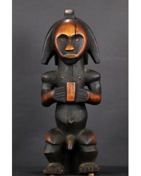 Strażnik relikwii. Drewno....