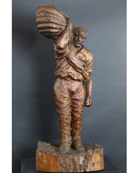 Mężczyzna niosący kosz....