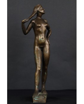 Naga dziewczyna. Brąz....