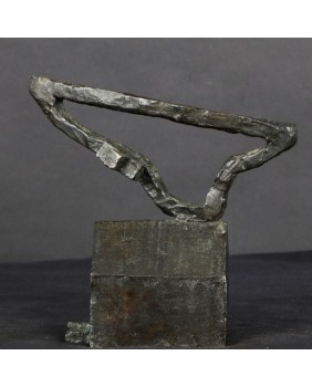 Budowla z krzyżem. Brąz....