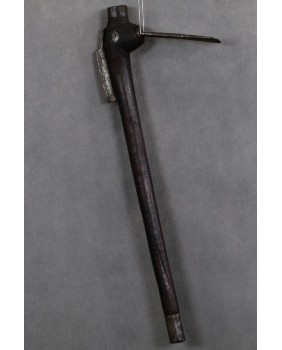 Toporek. Stal. Drewno....