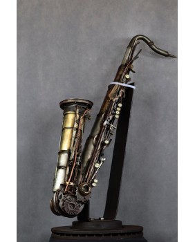 Saksofon. Stal. Żeliwo....