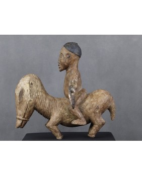 Jeździec na koniu. Drewno....