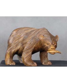 Niedźwiedź. Drewno....