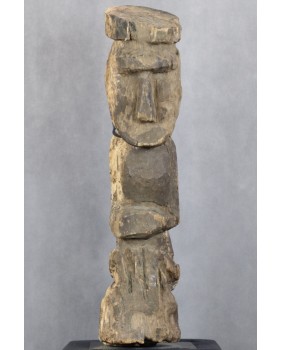 Postać przodka. Drewno....