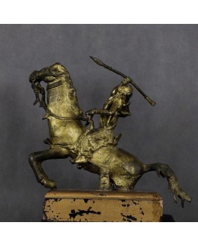 Jeździec na koniu. Brąz....