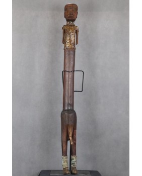 Mężczyzna. Przodek. Drewno....