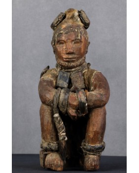 Fetysz. Drewno. Tkanina....