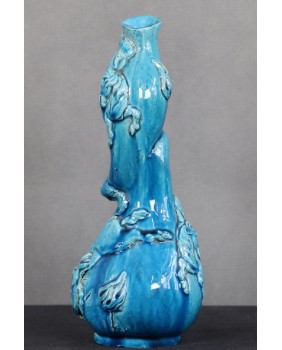 Galopujące konie. Ceramika....