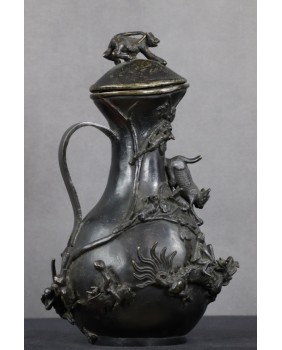 Dzbanek na wino. Brąz....