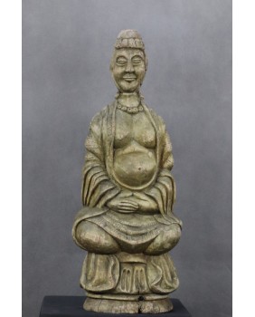 Budda w pozycji lotosu....