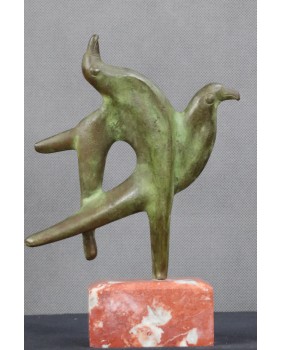 Jaskółki. Brąz. Kamień....